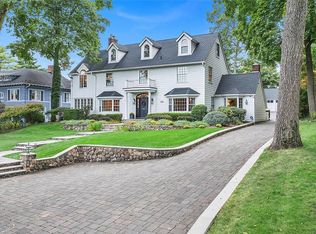 136 Crest Rd, Ridgewood, NJ 07450