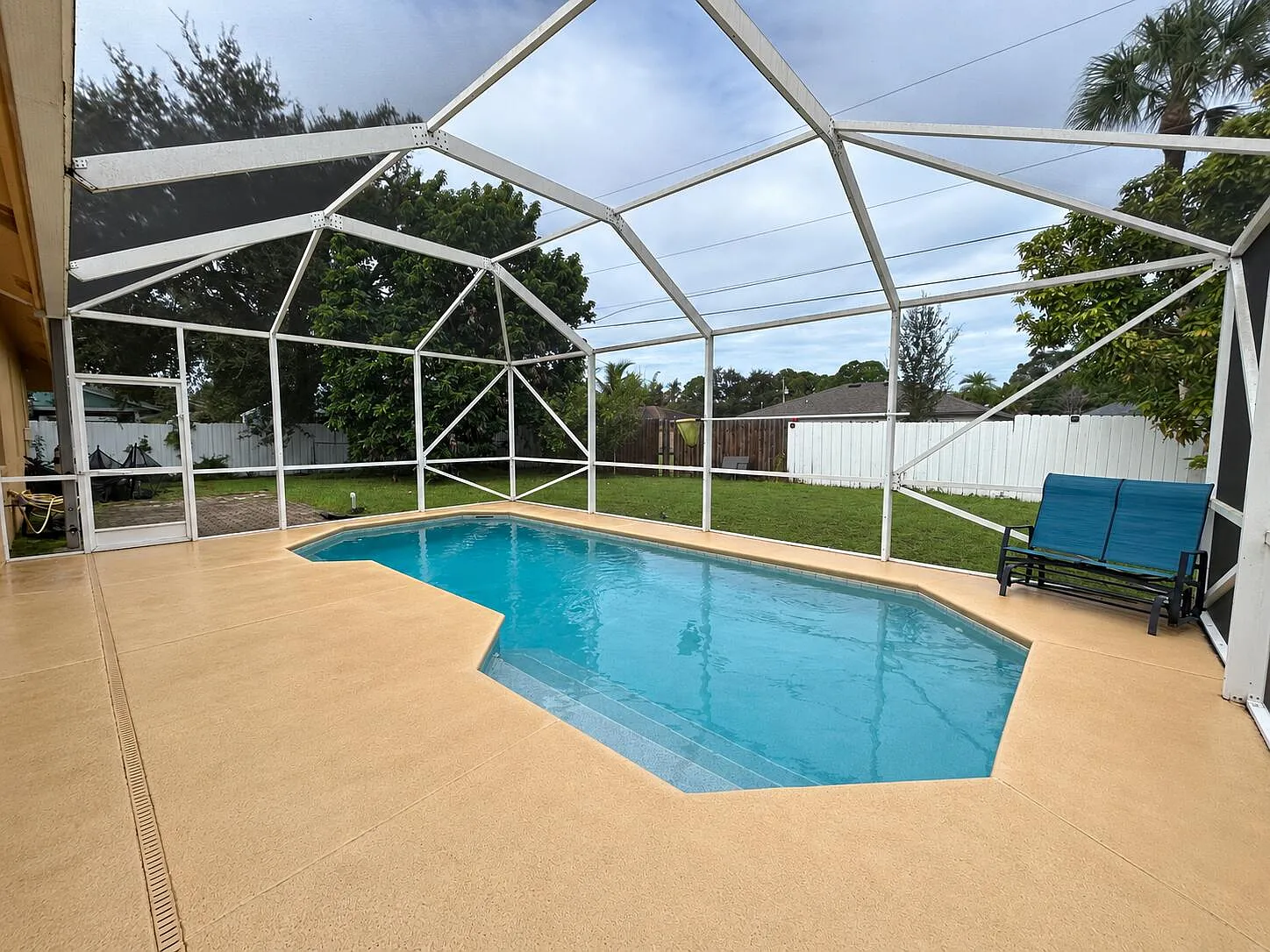 4 bed, 2.0 bath, 2244 sqft, $4,200 — Photo 1
