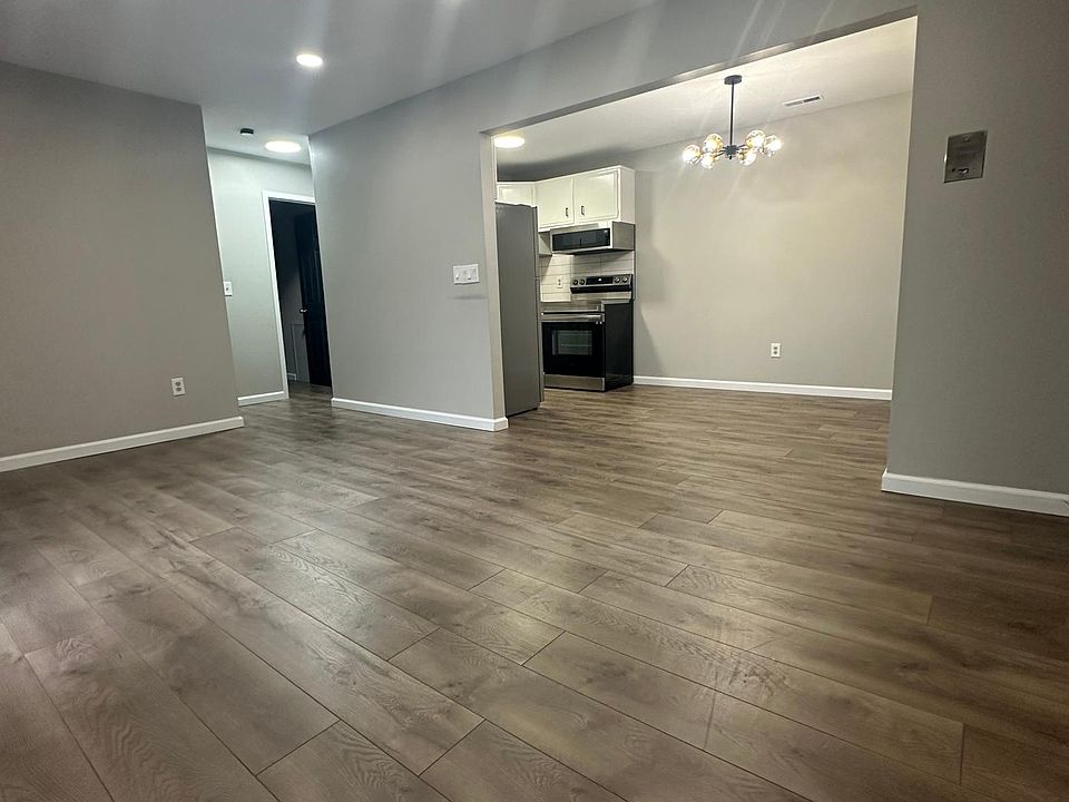 1st image of 1300 Dewey St #8