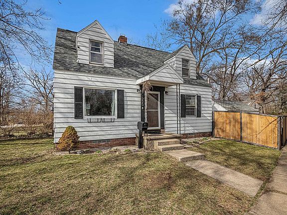 2nd image of 1225 Oakwood Blvd