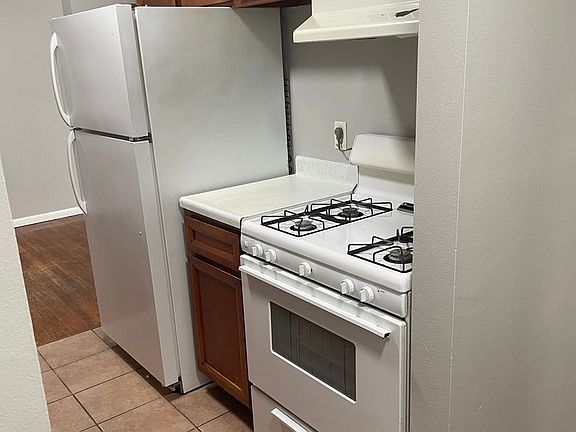 2nd image of 5217-5231 43rd Ave #5218-5232-