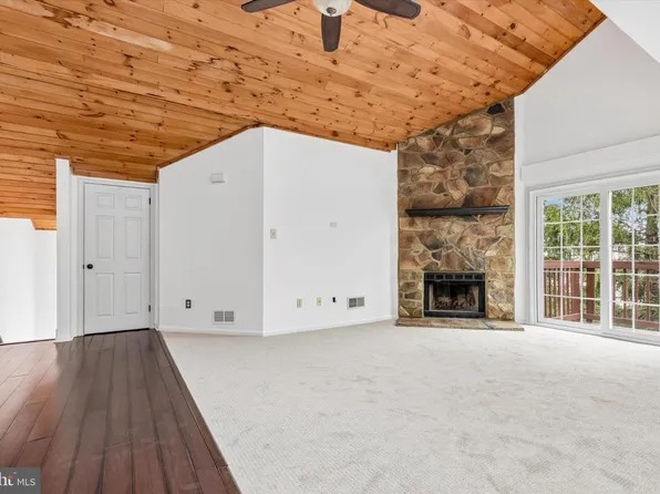 108 Christopher Pl #108, Chalfont, PA 18914