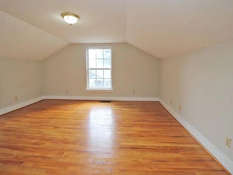 1141 Virginia St — Photo 18