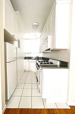 5th image of 62 W 56th St APT 4A