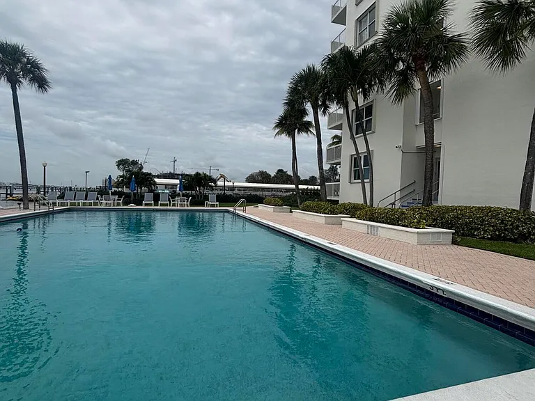 2600 N Flagler Dr #808 — Photo 14