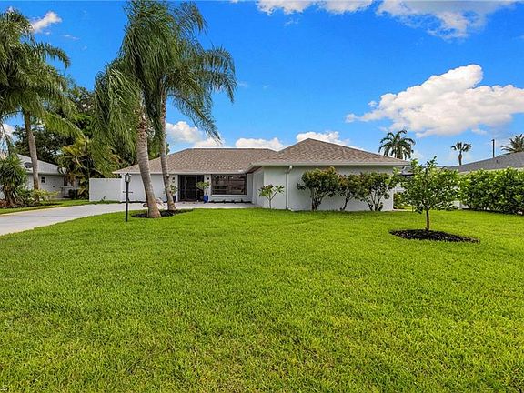 3rd image of 433 Golfview DR