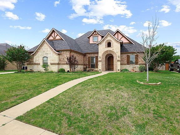 2nd image of 1128 Fountain Creek Blvd