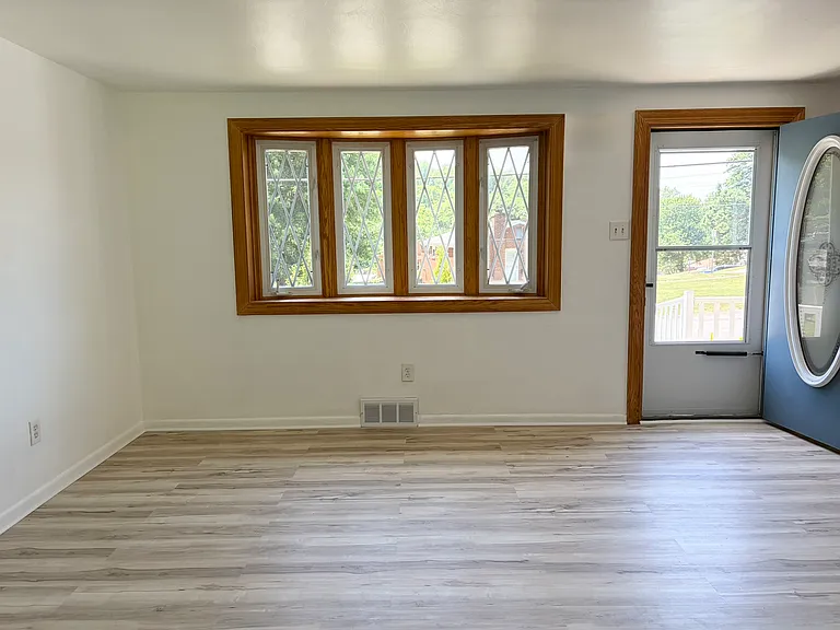 173 Connie Dr — Photo 6