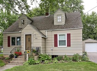 206 Locust St W, Three Oaks, MI 49128