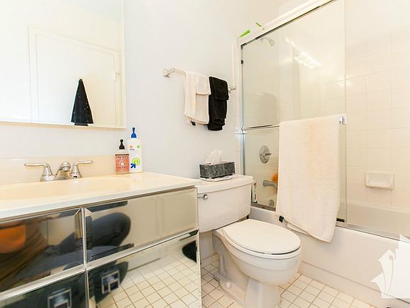 3rd image of 1212 N La Salle Dr APT 1506