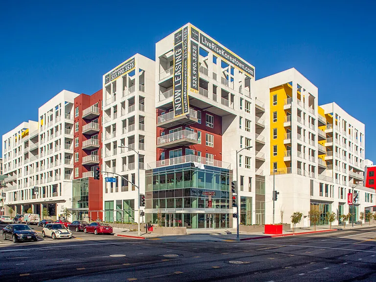 Rise Koreatown — Photo 19