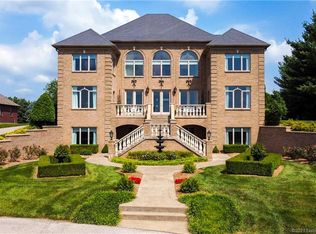 1016 Canyon Rd, New Albany, IN 47150