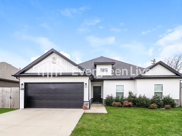 1251 Pebble Pass, Centerton, AR 72719