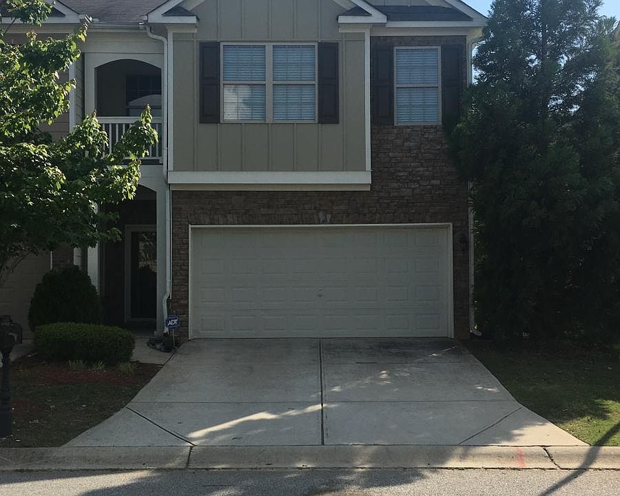 Townhome Front
