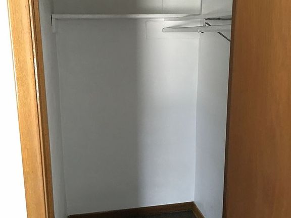 5th image of 3435 Valley Dr