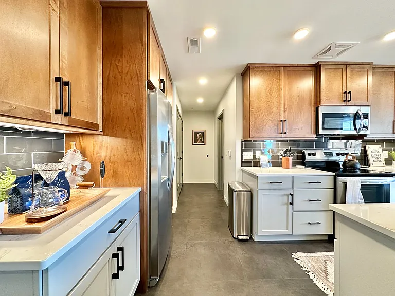 201 E Front St — Photo 18