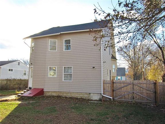 You can see how Big it is from this Picture, 2 Full Floors Like a Colonial but a Tall Roof like a Cape to Add another Big Bonus Room! Bulkhead Access to Basement!