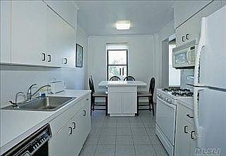 5th image of 2 Spruce St APT 4C