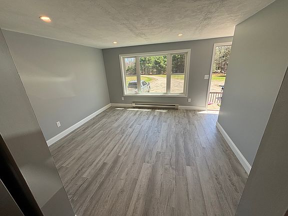4th image of 244 South Rd #1