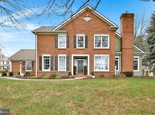 50 Farmview Ln, Lititz, PA 17543