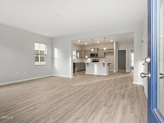 2nd image of 37 Whispering Oaks Circle