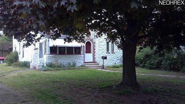 2nd image of 4937 Yukon St NW