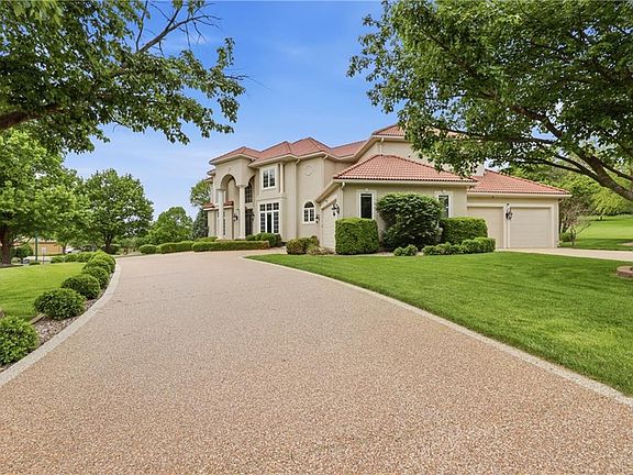 5th image of 3500 S Saddle Ridge Dr