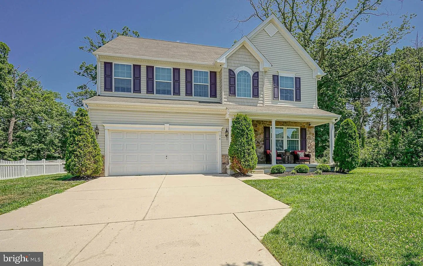 4 bed, 2.5 bath, 2713 sqft, $4,000 — Photo 1