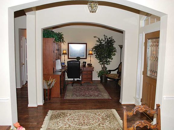 Entryway / Living Room