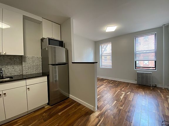 2nd image of 408 W 39th St #3FE