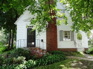 520 E Fellows St, Dixon, IL 61021