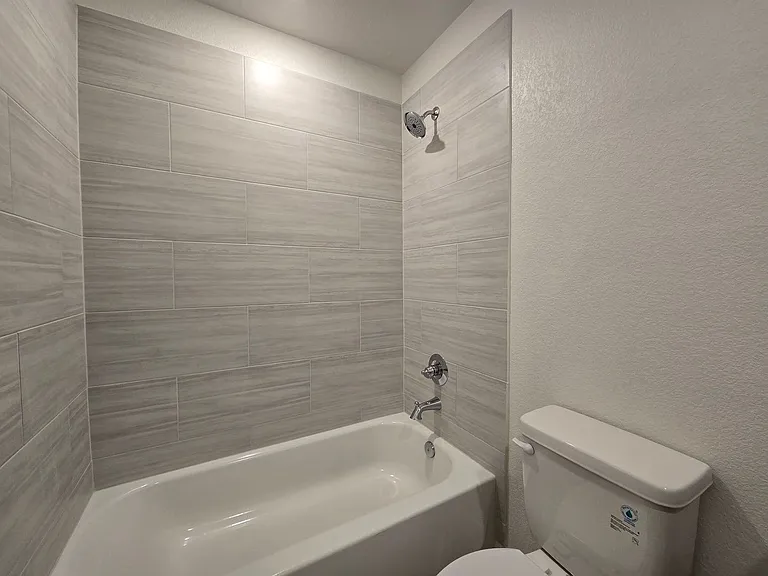 807 Wax Myrtle Ct #A/B — Photo 17