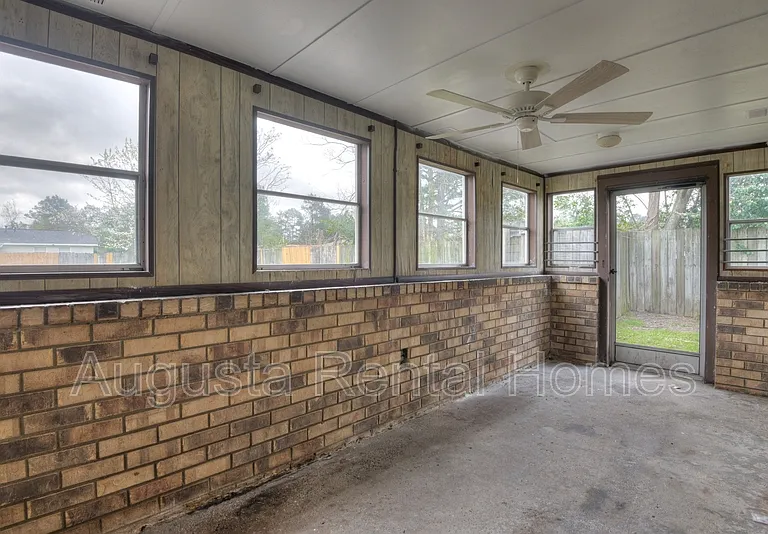3330 Young Forest Dr — Photo 28