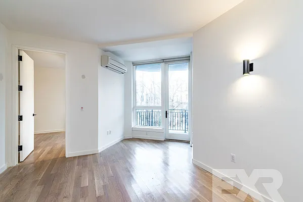 Rented by EXR | media 70