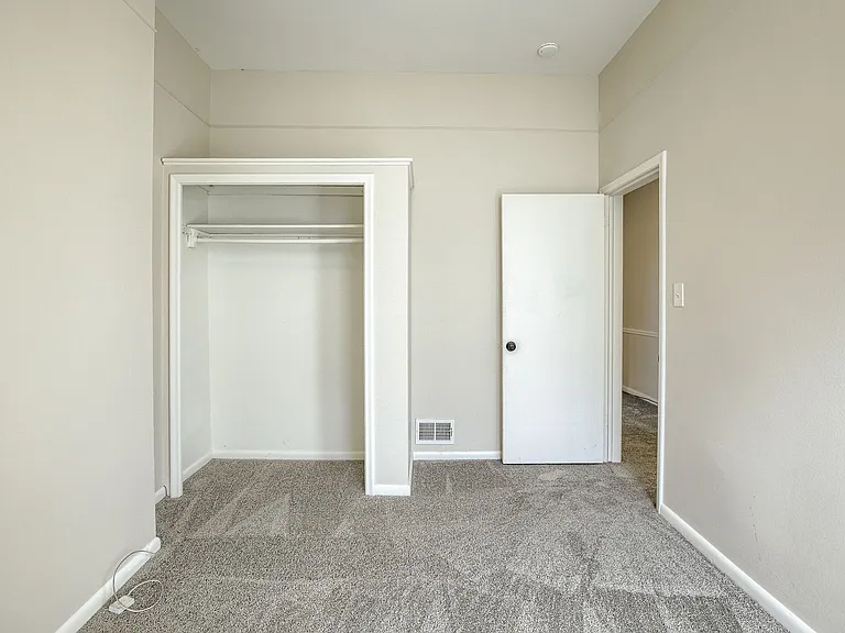 1003 S 42nd St — Photo 8