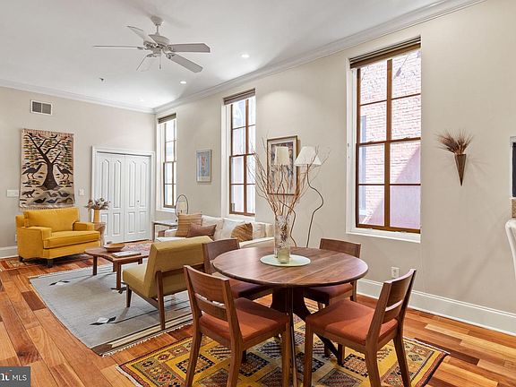 2nd image of 2049 Walnut St APT 1R