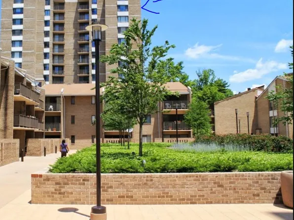 118 Monroe St #70, Rockville, MD 20850