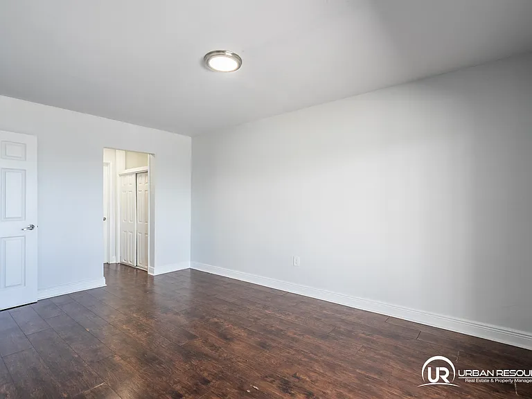 7931 East Dr #305 — Photo 13
