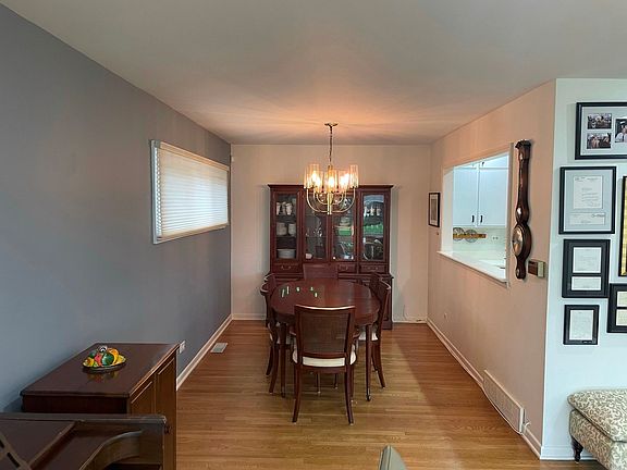 5th image of 326 Crescent Dr