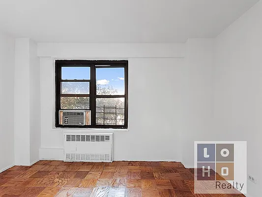 Sold by LoHo Realty | media 21