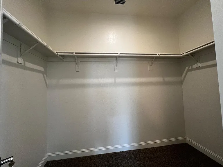 2112 Daffodil St — Photo 11