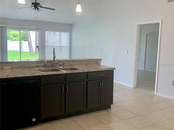 5th image of 902 Cambridge Ct