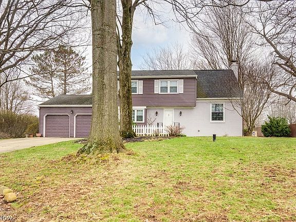 3rd image of 5981 Wiclif St NE