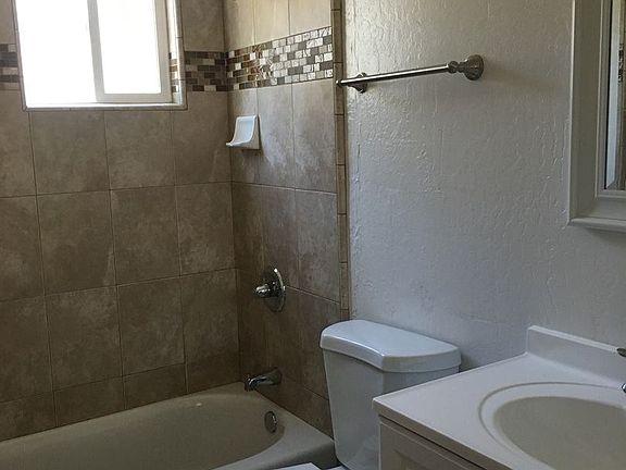 4th image of 2410 S St APT 05