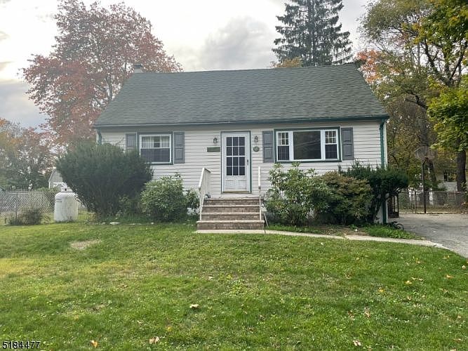 1st image of 121 S Maryland Ave