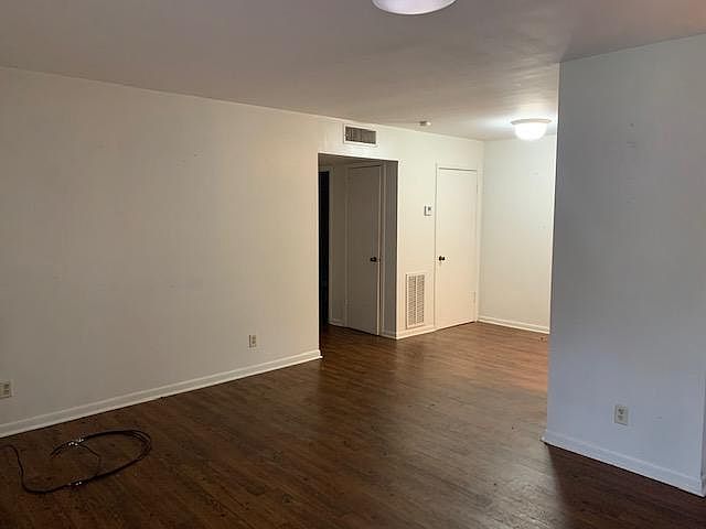 1st image of 510 Iris St #6