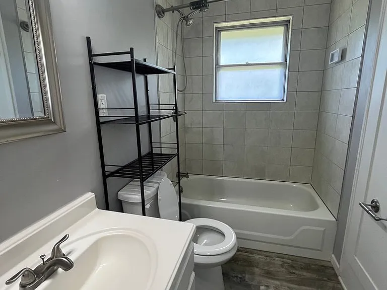 4200 Shirley Dr — Photo 7