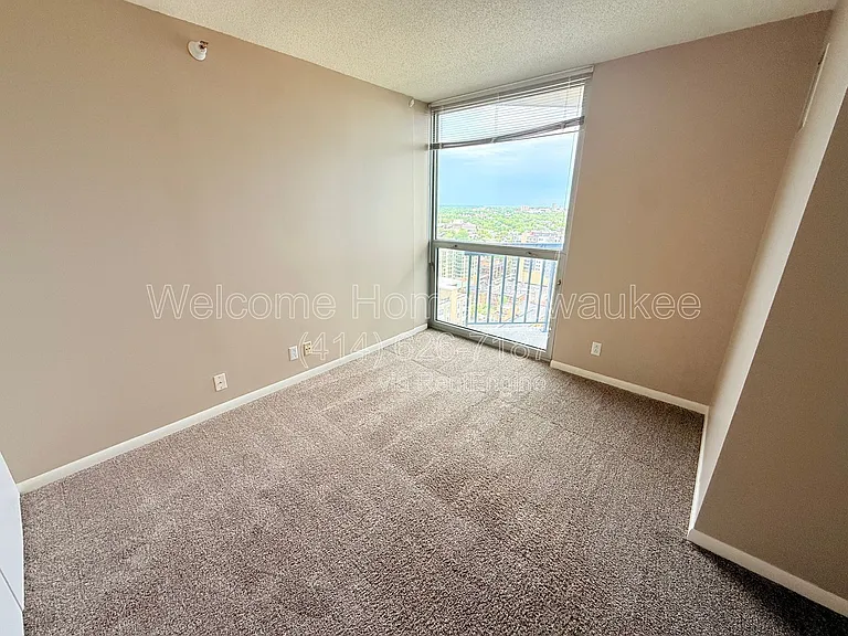 1660 N Prospect Ave #2702 — Photo 2