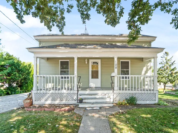 108 W South Park Ave, Oshkosh, WI 54902