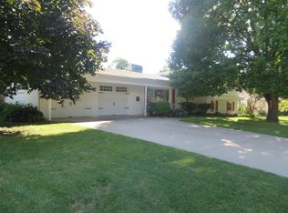 1203 S 14th Ave W, Newton, IA 50208